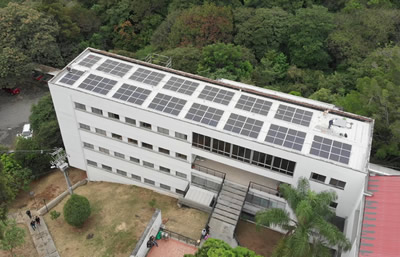 Paneles solares UNAL